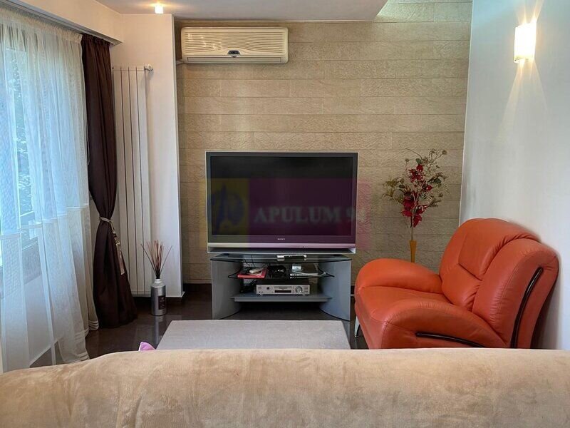 Vanzare apartament de 3 camere in zona Unirii-Goga